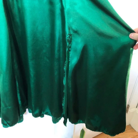 Vintage Handmade Emerald Green Satin Flowy  Front Slit Formal V-Neck Dress - Picture 3 of 6